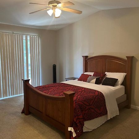 Lovely 1-Bedroom Townhome With Nice Amenities Houston Exterior photo