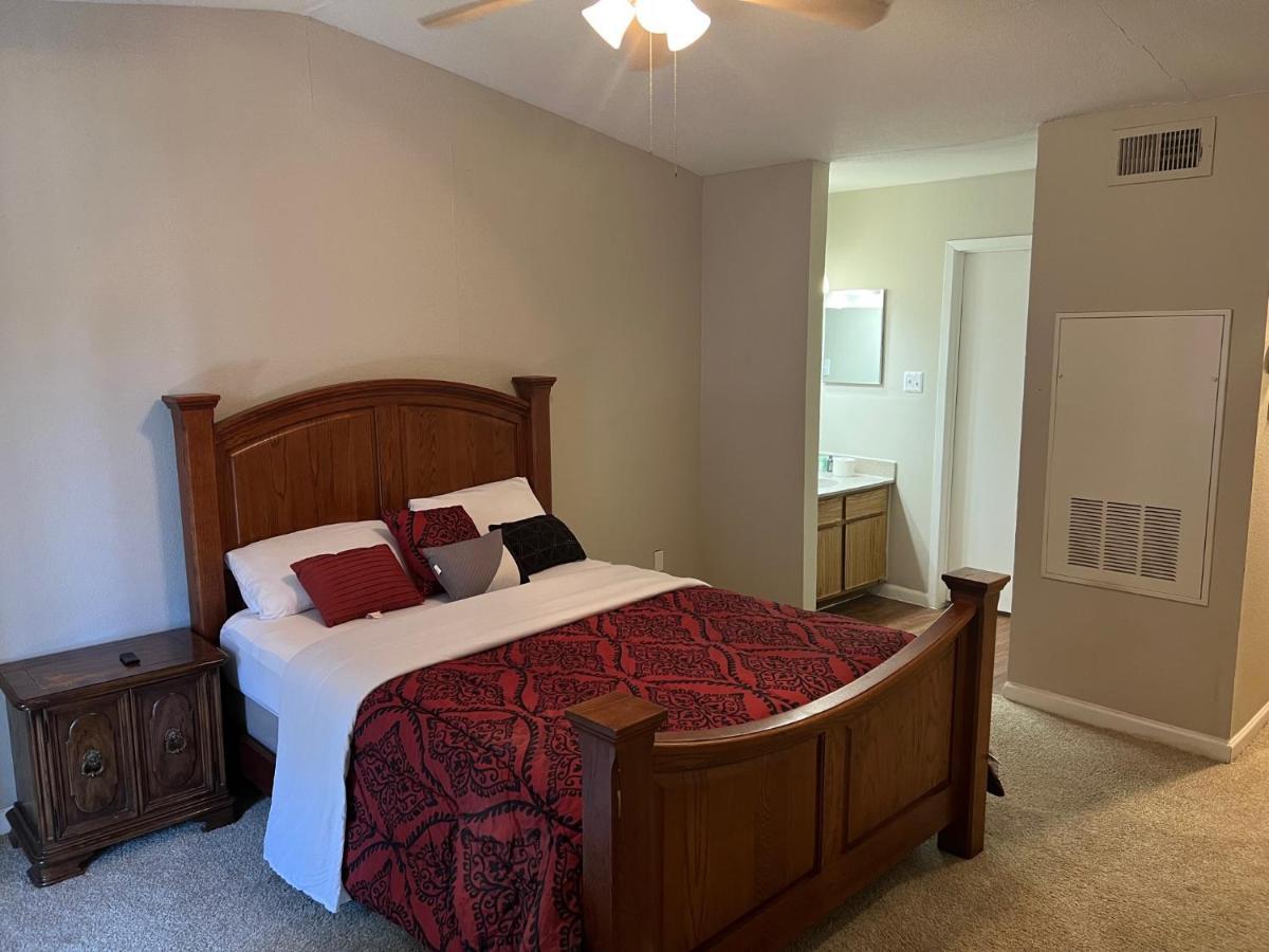 Lovely 1-Bedroom Townhome With Nice Amenities Houston Exterior photo