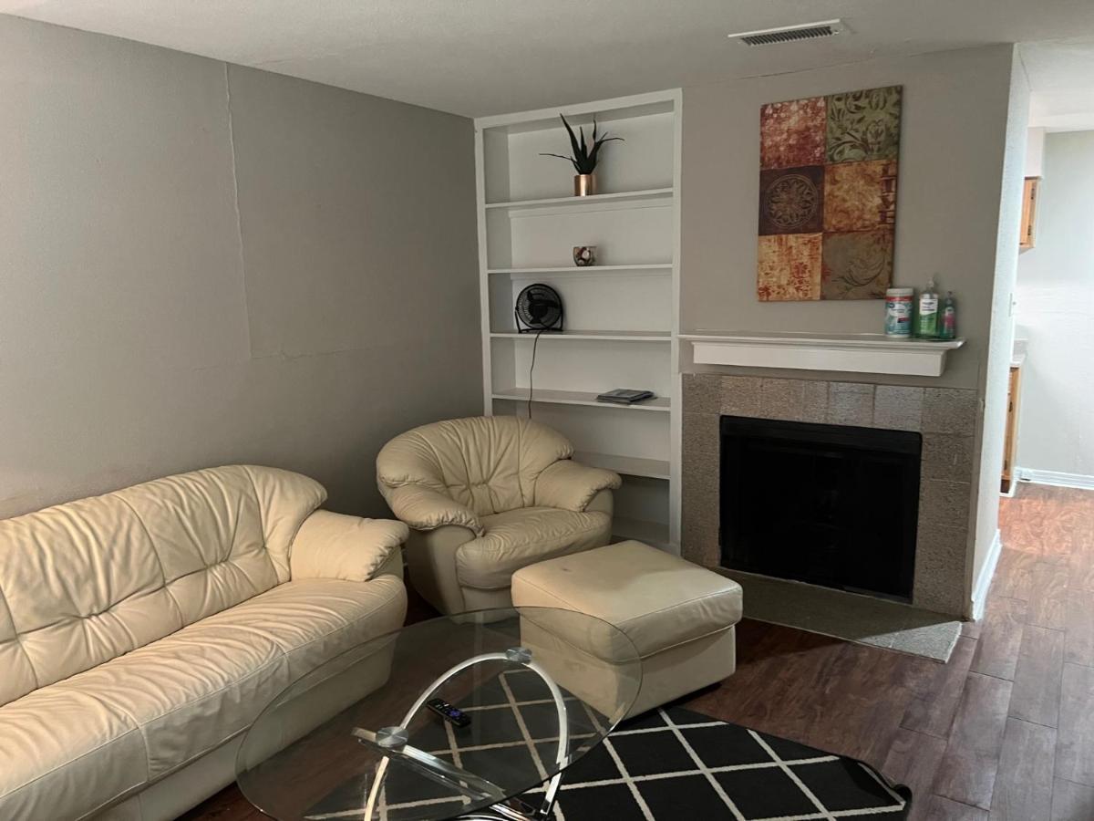 Lovely 1-Bedroom Townhome With Nice Amenities Houston Exterior photo
