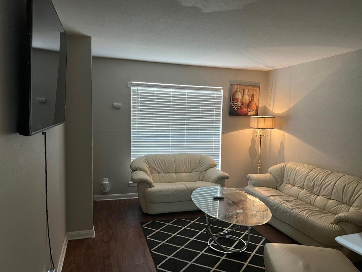 Lovely 1-Bedroom Townhome With Nice Amenities Houston Exterior photo